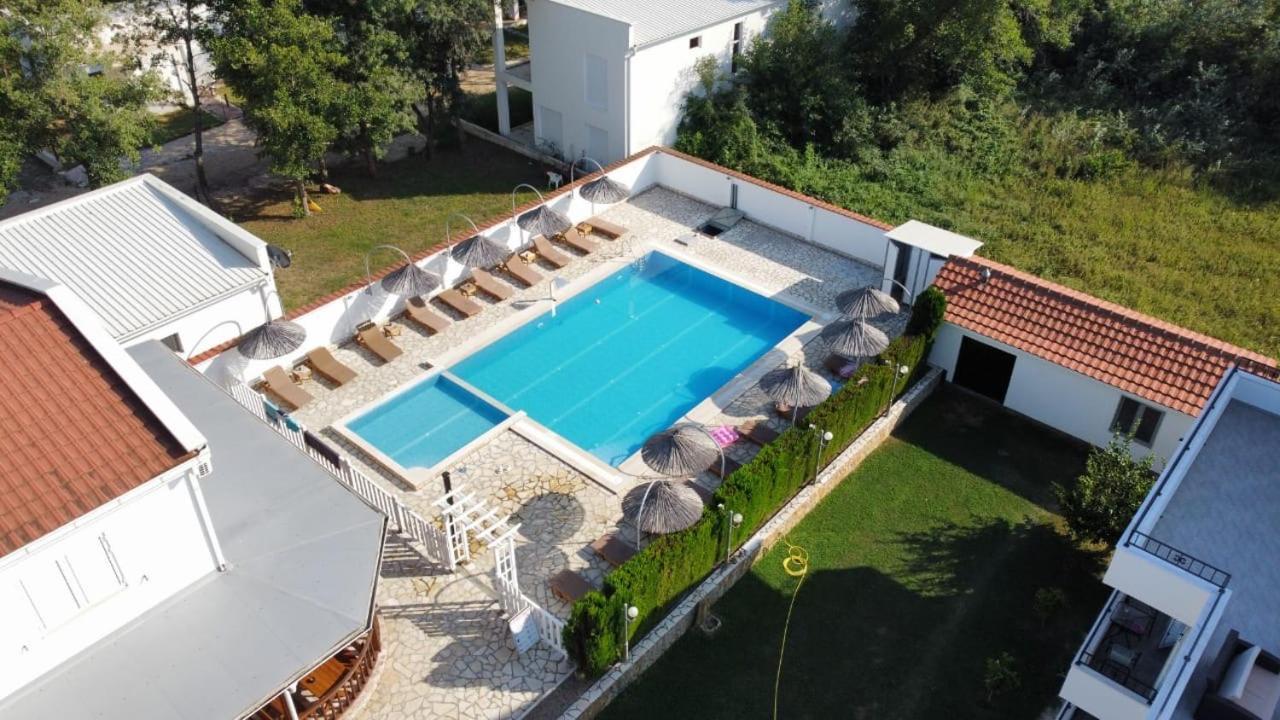 Residence Leora Ulcinj Kültér fotó