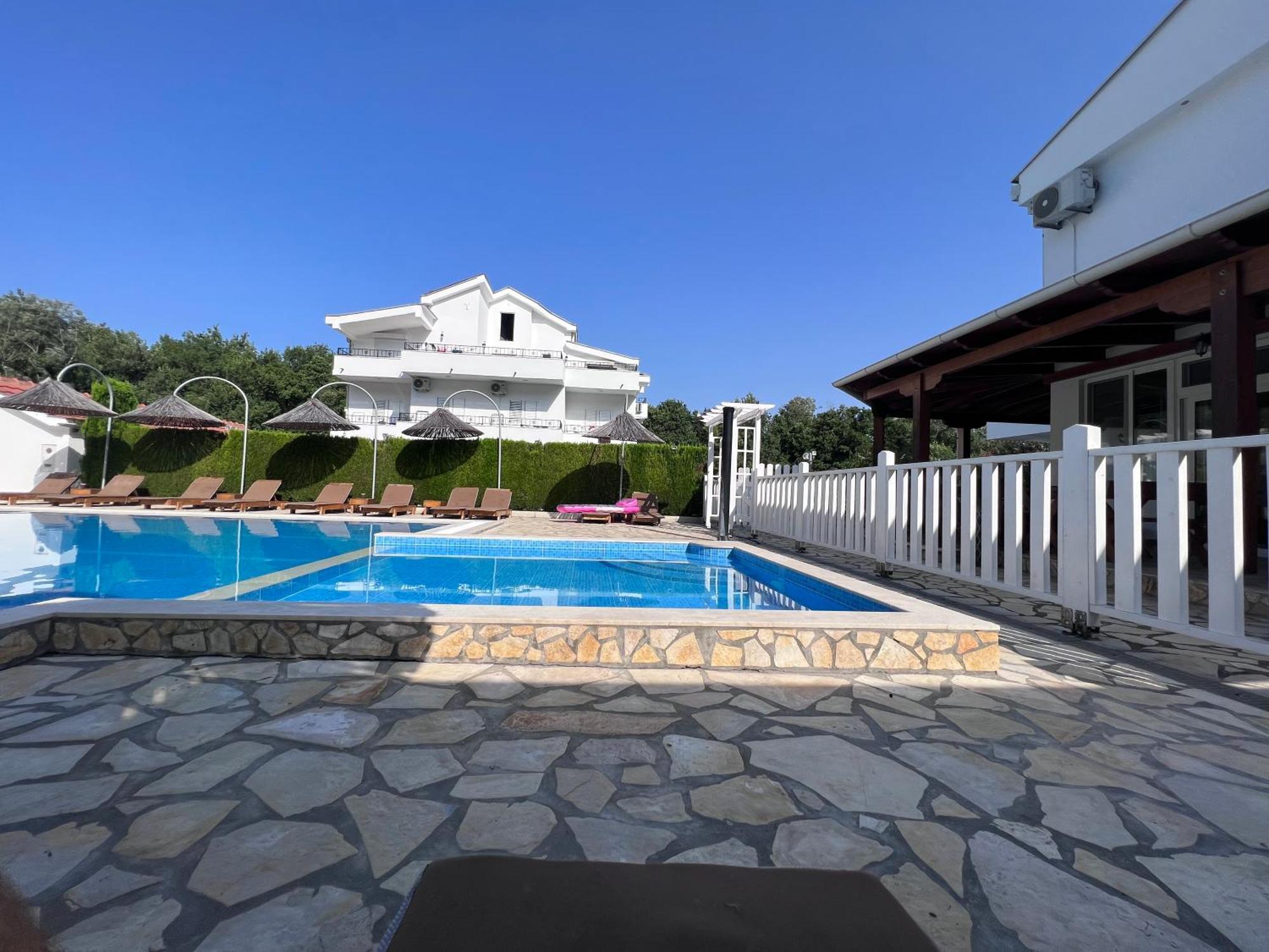 Residence Leora Ulcinj Kültér fotó